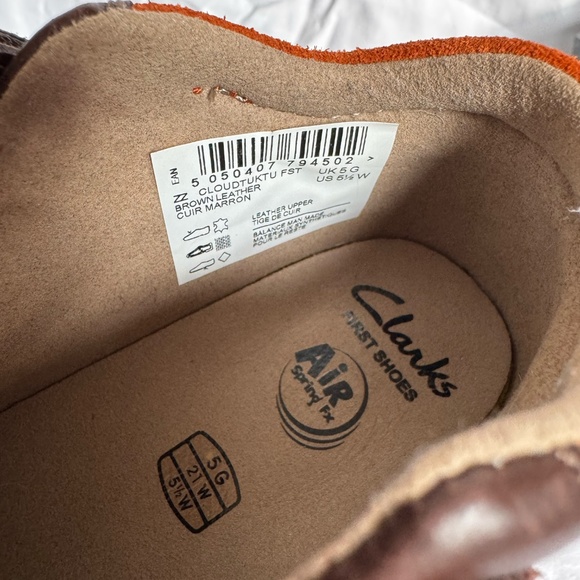 NWOT Clarks Toddler Cloud Tuktu Ankle Boots, Size 5.5 W, Brown - Picture 6 of 16